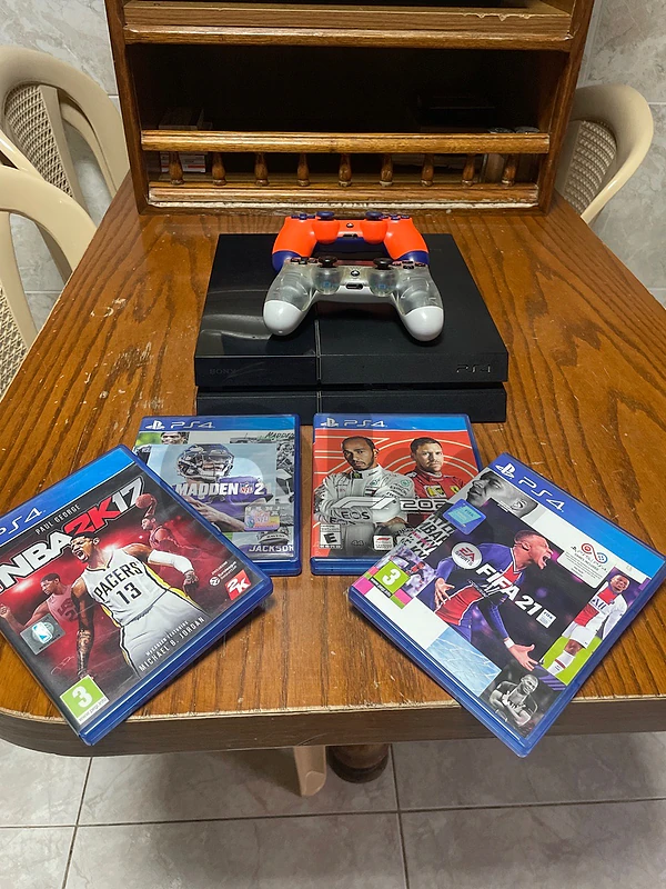 PS4 Used very good condition