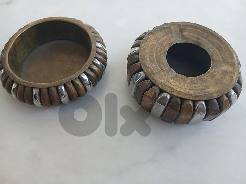 منفظة قديمة عدد 2