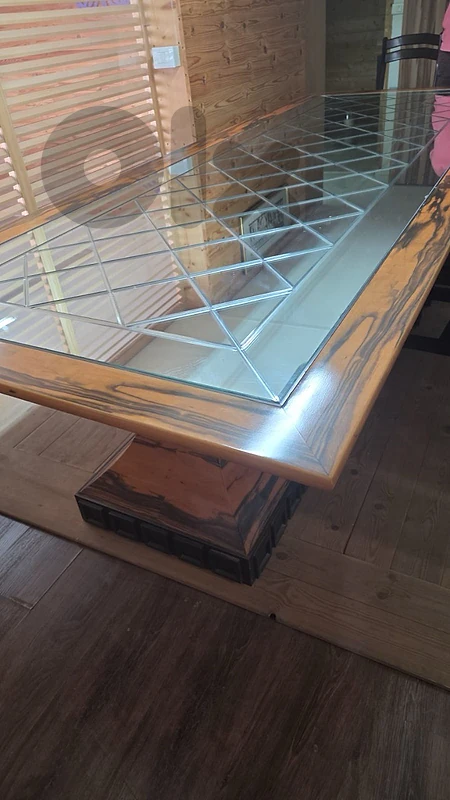 Elegant Luxury Dining Table – Wood and Beveled Glass