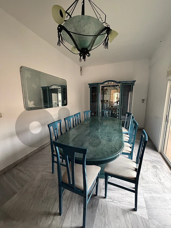 Full dining room