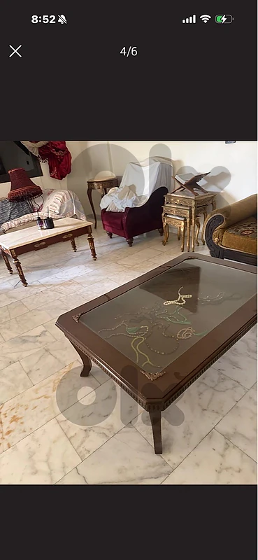 طاولة خشب