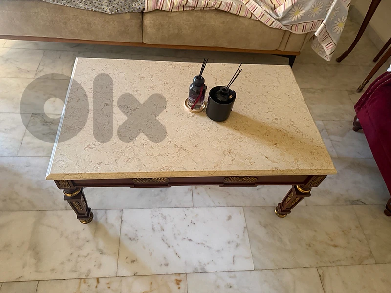 طاولة نص