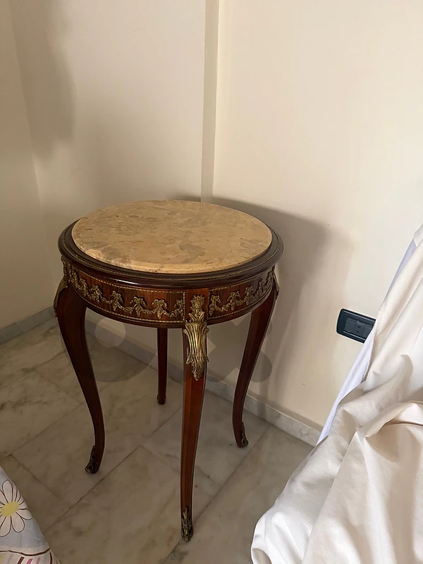 طاولة زواية