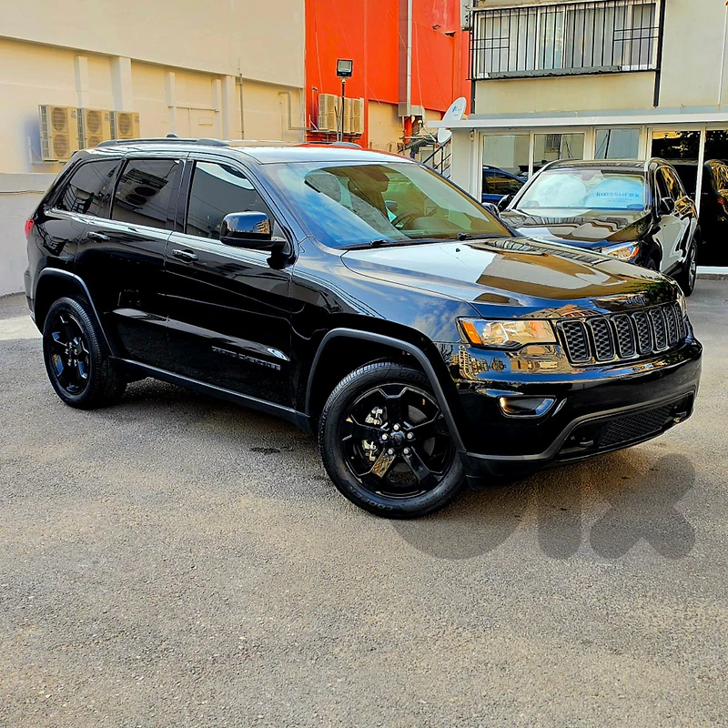 JEEP GRAND CHEROKEE 2018 UPLAND 4WD MINT CONDITION