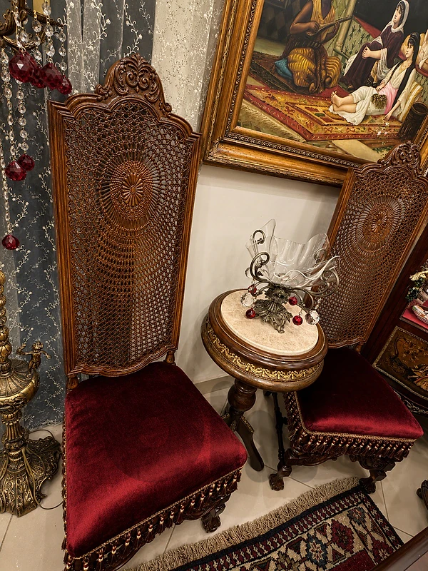 2 chair auntique &table