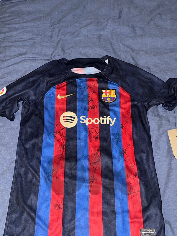 FULL TEAM SIGNED BARCA KIT OF THE 22/23 SEASON FULL TEAM SIGNED BARCA KIT OF THE 22/23 SEASON