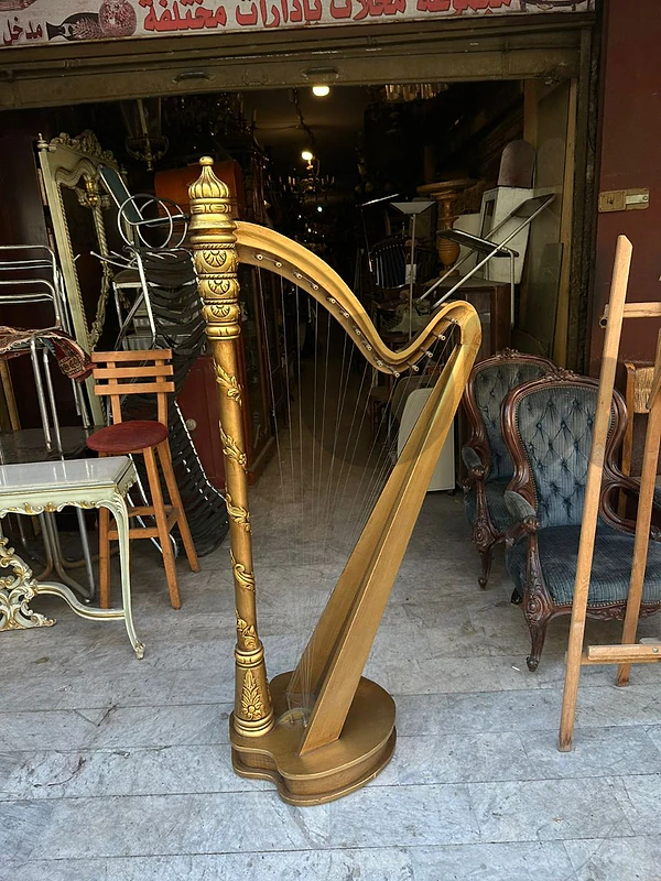 english antique pedale harbs for decor in excelent condition