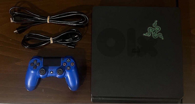 ps4 slim gor sale