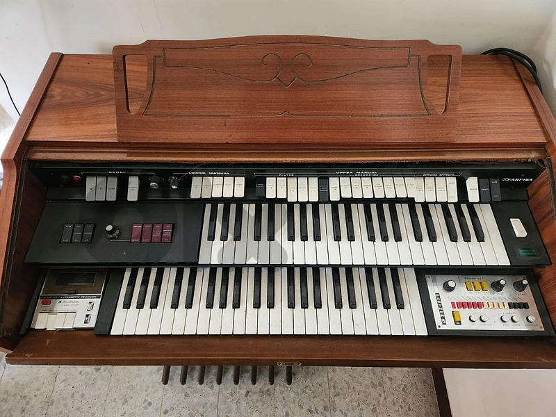Antique Farfisa Orgue – Italian Classic – Double Keyboard.