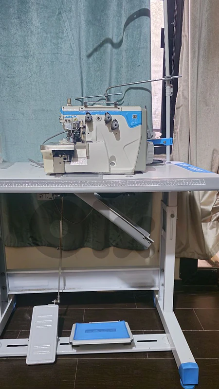 مكنة حبكة/ overlock machine