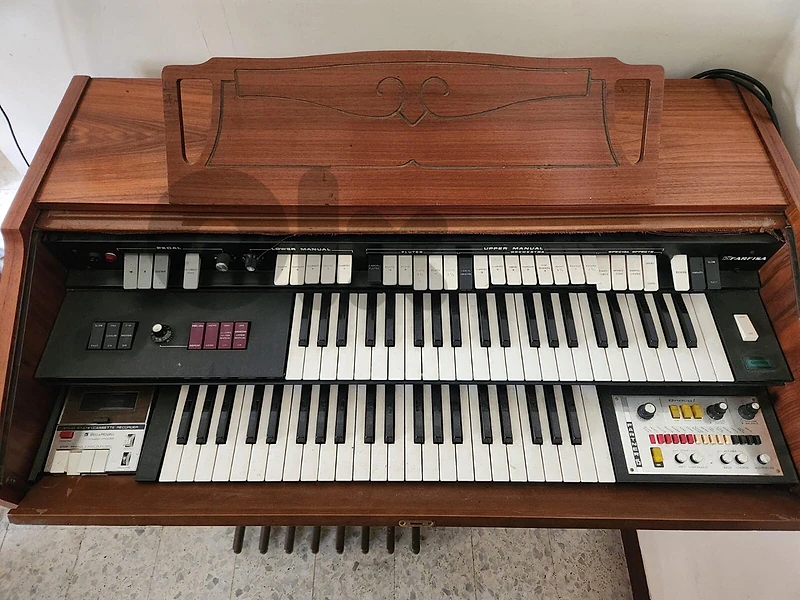 Antique Farfisa Orgue – Italian Classic – Double Keyboard