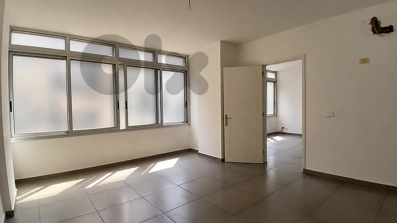 Office for Rent in Aicha Bakkarمكتب للإيجار في عائشة بكار