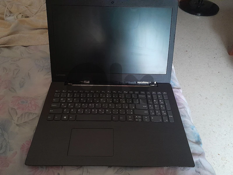 LENOVO ideapad 330-15IKB
