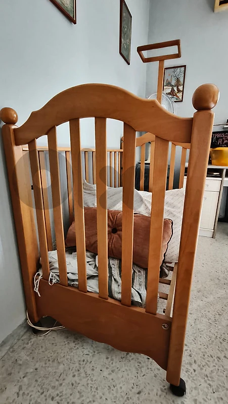 Wood baby bed