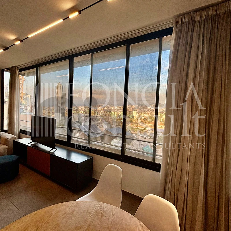 Bright & cosy living with stunning mountains views