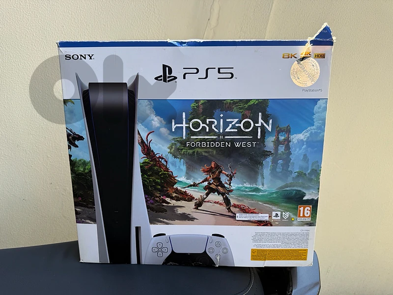 ps5 fat 825GB (Excellent condition)