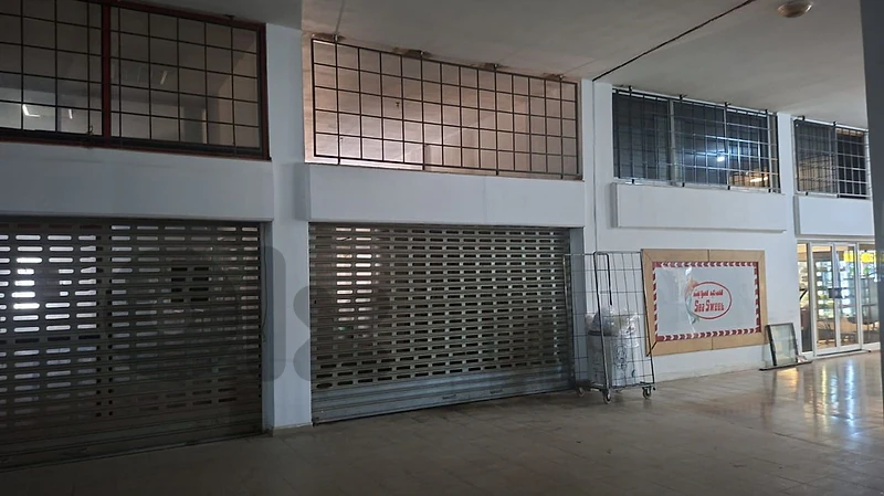 shop in hamra plaza for sale