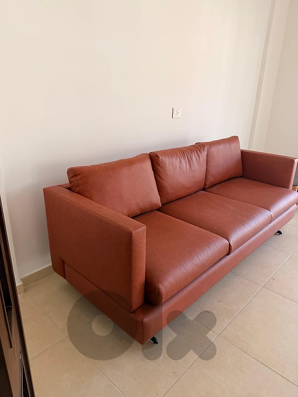 Leather living room in good condition