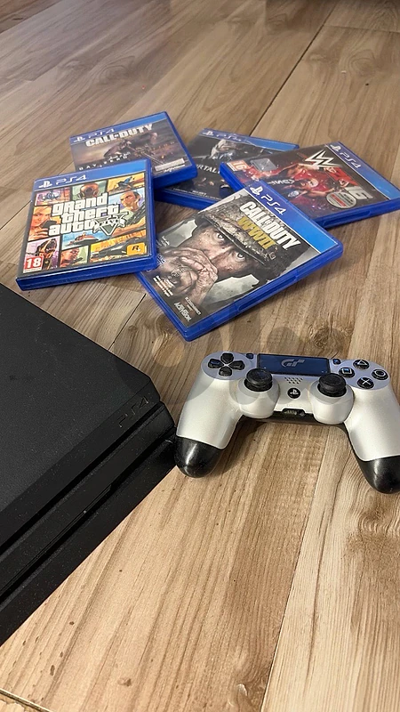 PS4 Pro – Excellent Condition | بلايستيشن 4 برو بحالة ممتازة