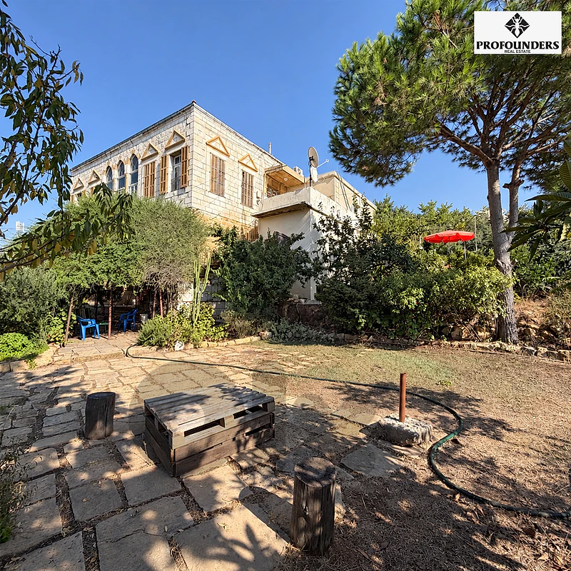 Traditional House for sale in Qornet Chehwan منزل تقليدي  للبيع في قرن