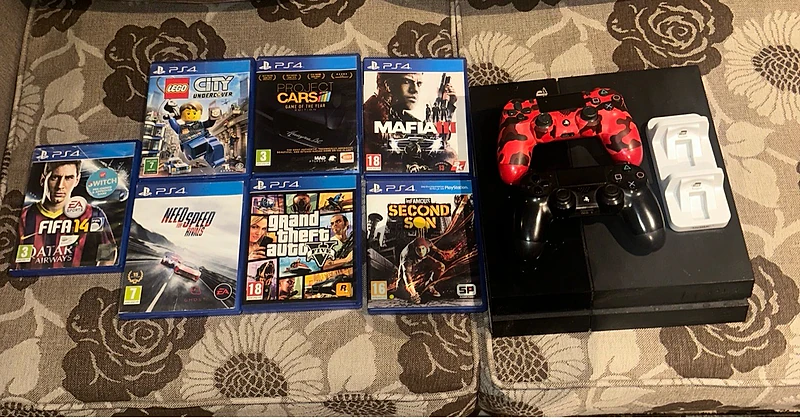 Ps4 used like new