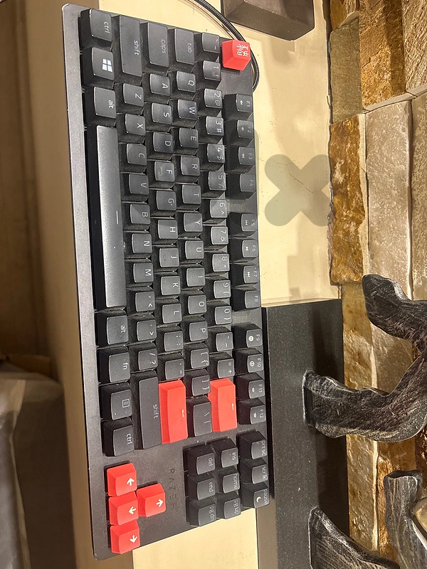 Razer Huntsman Tournament Edition Keyboard + logitech g305 mouse free
