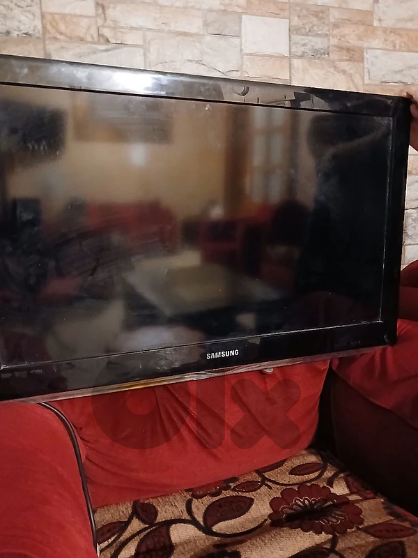 تليفزيون سامسونج بحالة جدا ممتازة شغال 100%