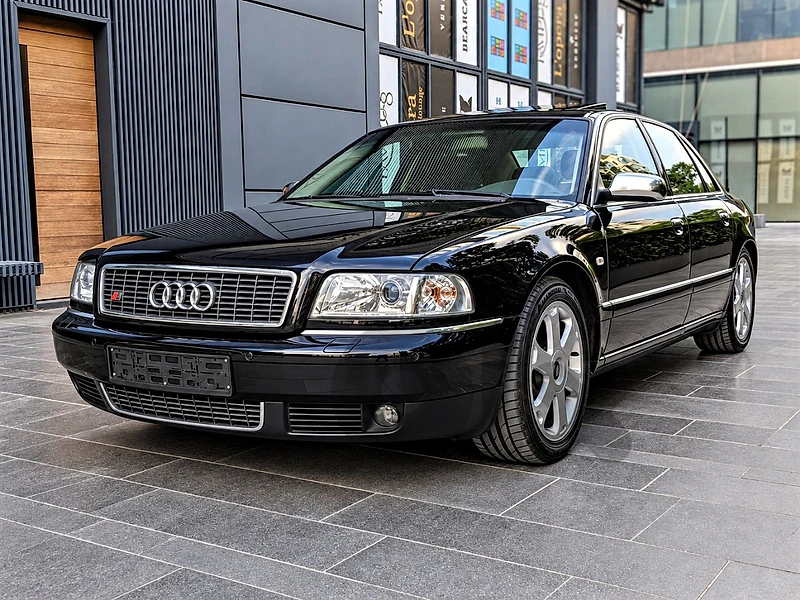 Audi S8 D2 Quattro 2000 Luxury / Prestine Condition