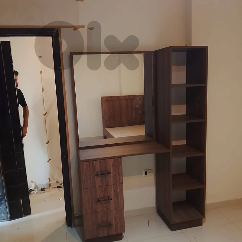 شفنيرة مع مراية جديدة من المعمل