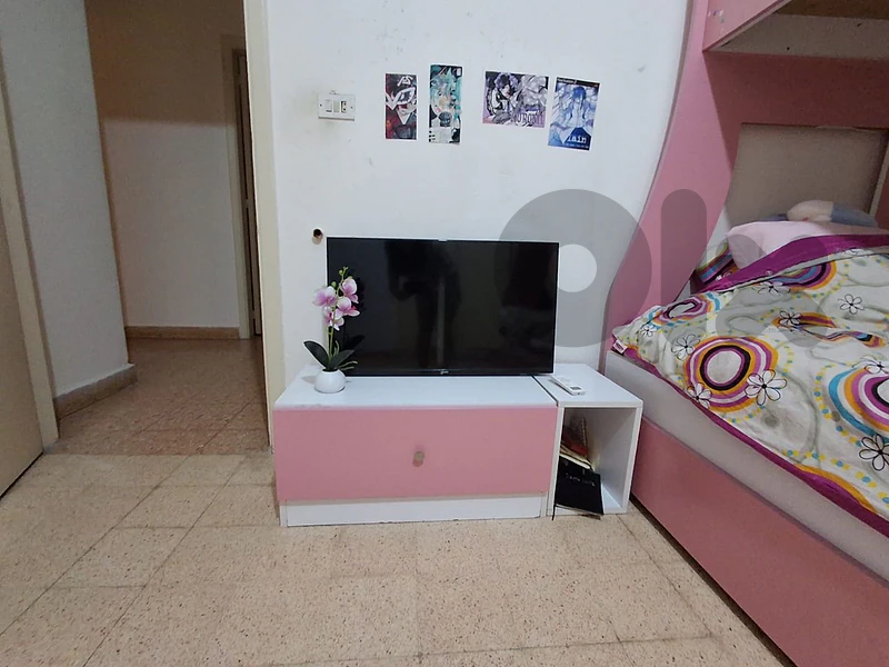 Girls bedroom