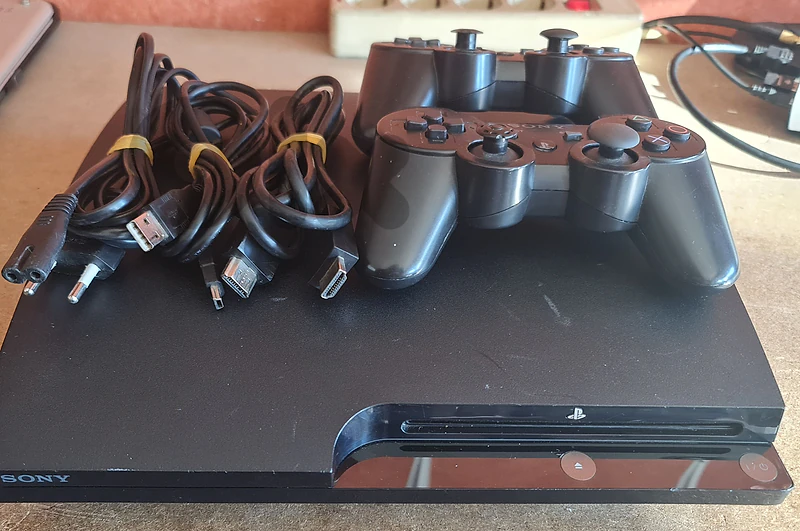 PS3 Slim Modded + 20 Games included