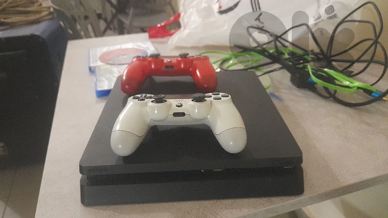 PS4 slim