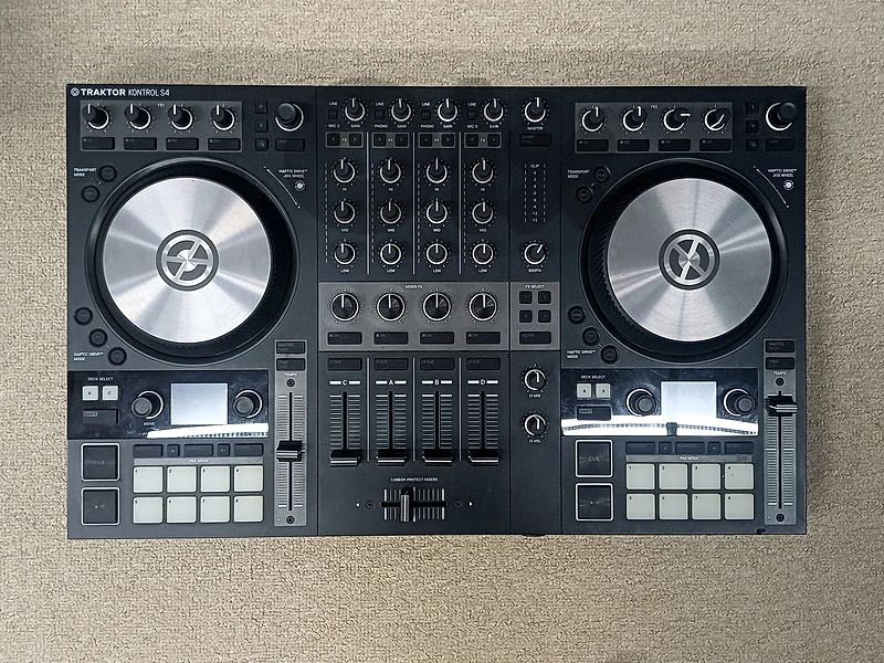 traktor s4 mk3