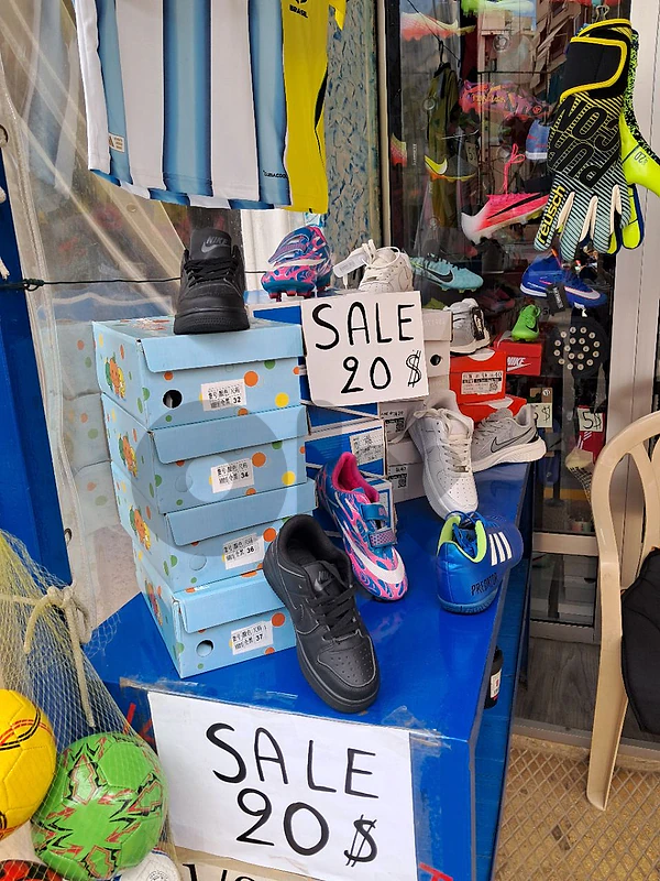 shoes and football shoes اسبدرينات عادي واسبدرين فوتبول