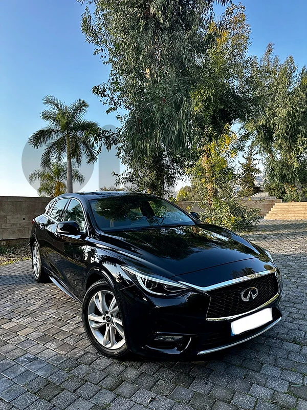 Infiniti Q30 2017
