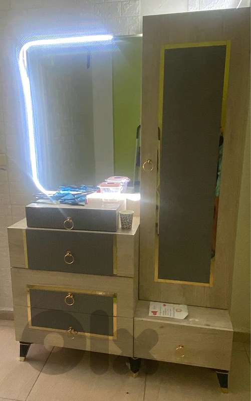 vanity+closet