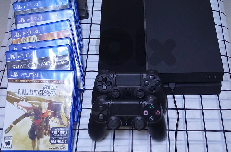 Ps4 For Sale بلايستايسن 4 للبيع