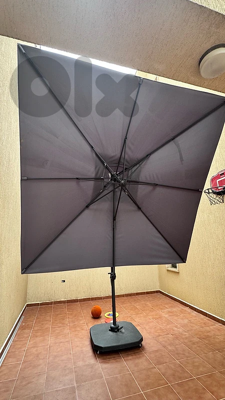 umbrella with base
