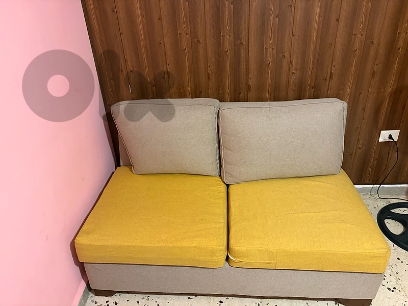 Modern 2-Seater Sofa – Excellent Clean Condition