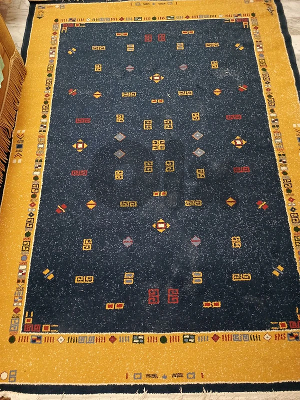 سجاد ١٤ قطعة بحالة جيدة