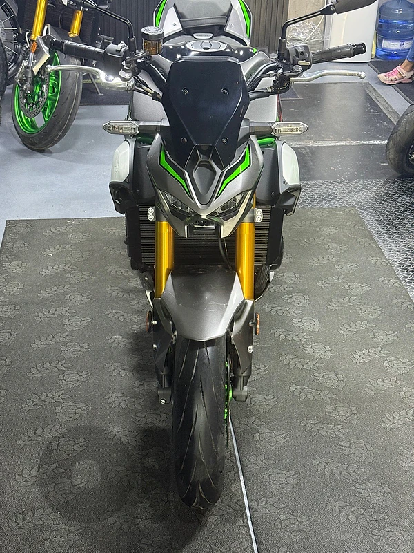 kawasaki z900 SE 2026