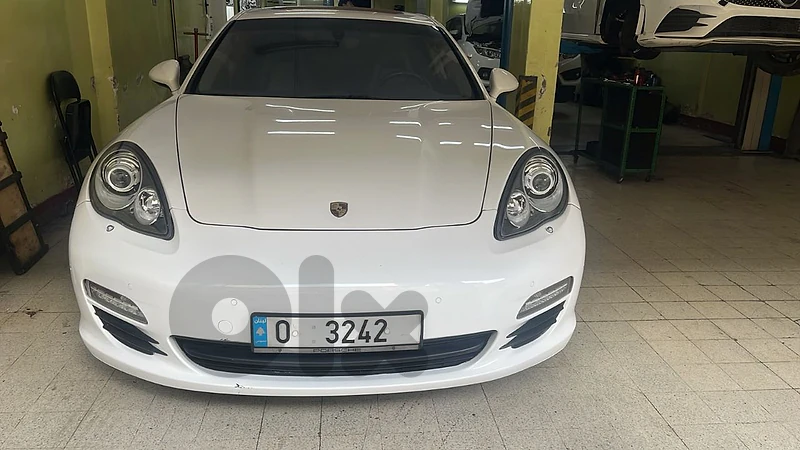 Porsche Panamera 2011 company source