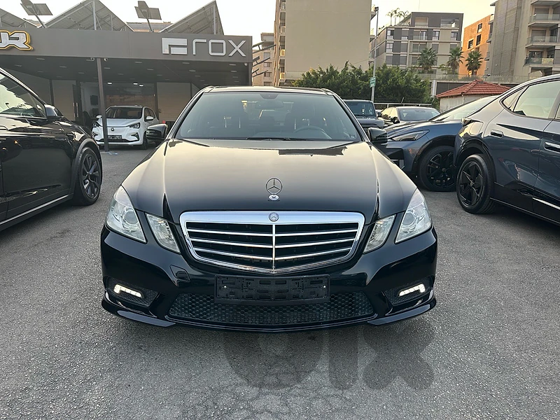 Mercedes-Benz E-Class 2011 E350  black model 2011 super clean