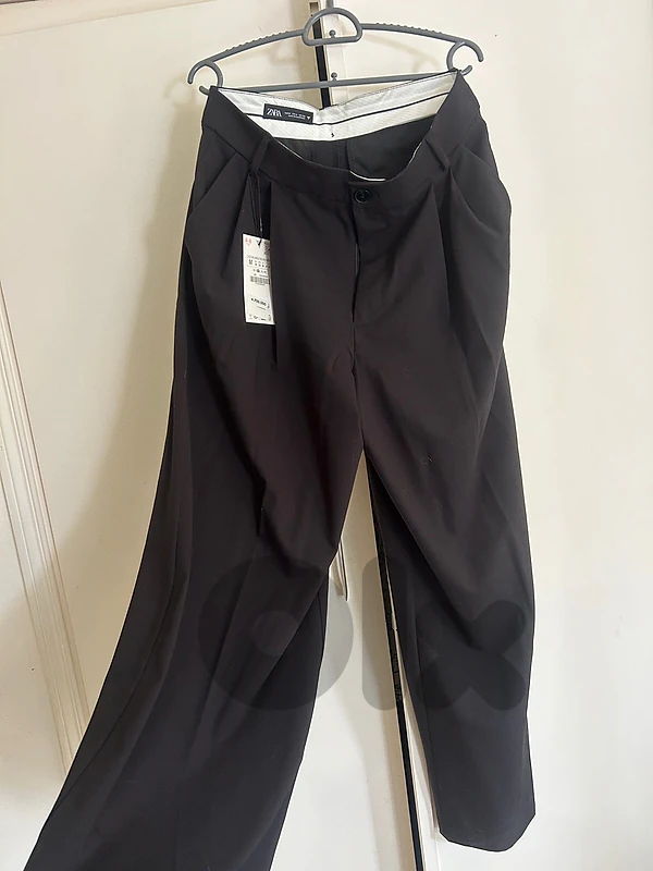 Zara High-Waisted Black Trousers – Brand New