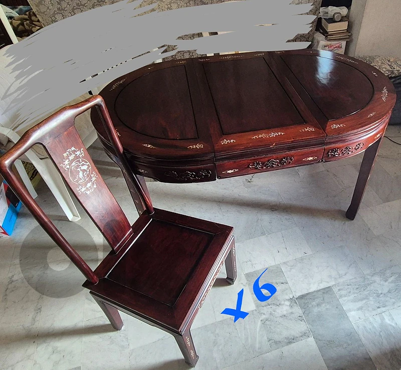 Vintage Dinning table mobilia and chairs