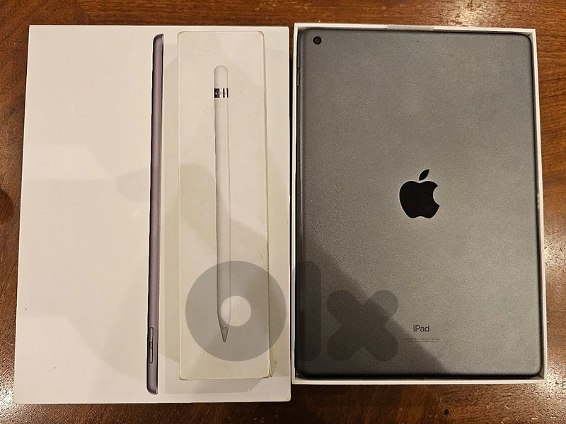 ipad 9 used like new open box with apple pencil
