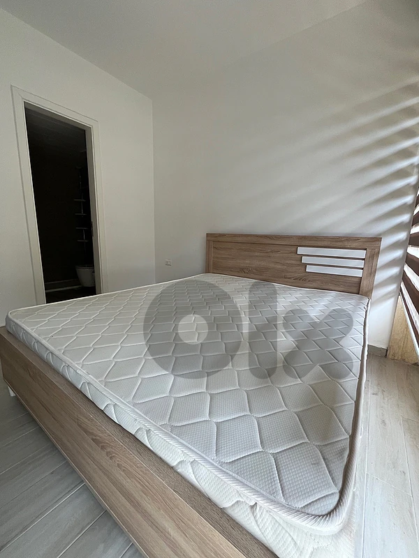 double bed with mattress تخت مجوز مع فرشة ايطالية