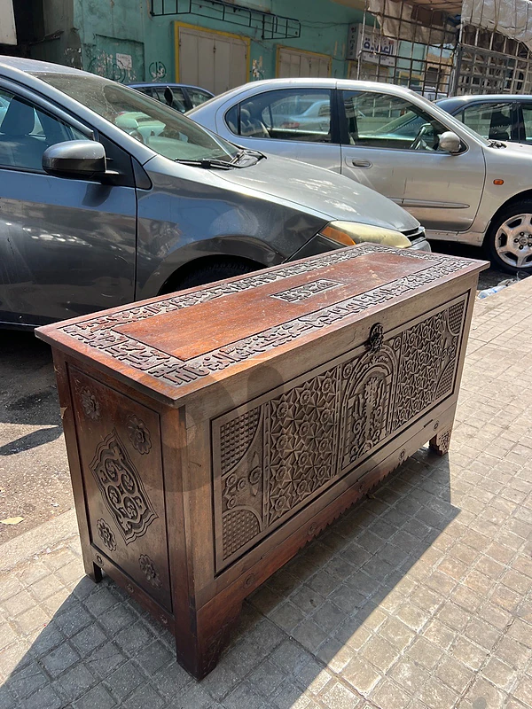 18th Century Carved Oak Coffer صندوق انتيك من اجمل القطع مكتب خارق