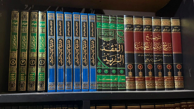 ☝️العقد الفريد   جواهر البحار