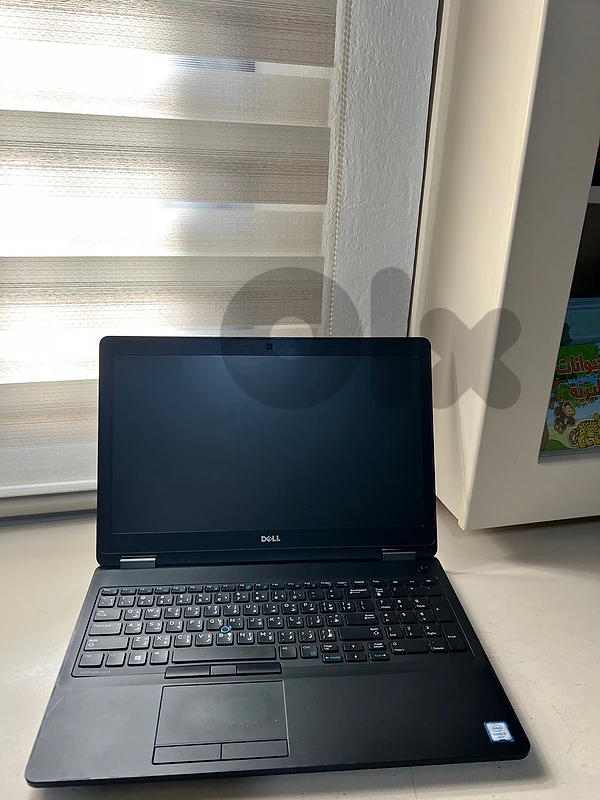 لابتوب ماركة Dell
